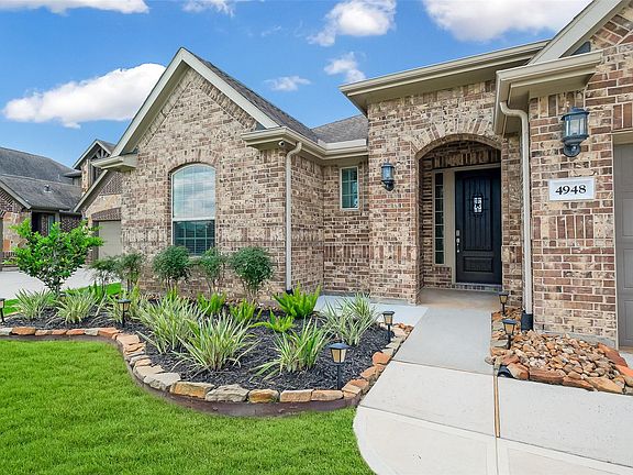 2nd image of 4948 Birchwood Bluff Ln