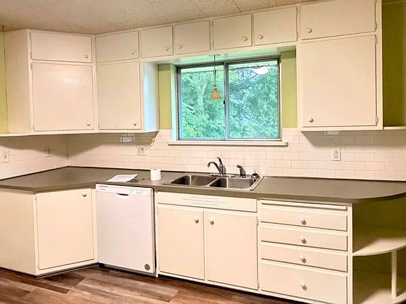 4th image of 515 Cordelia Ave