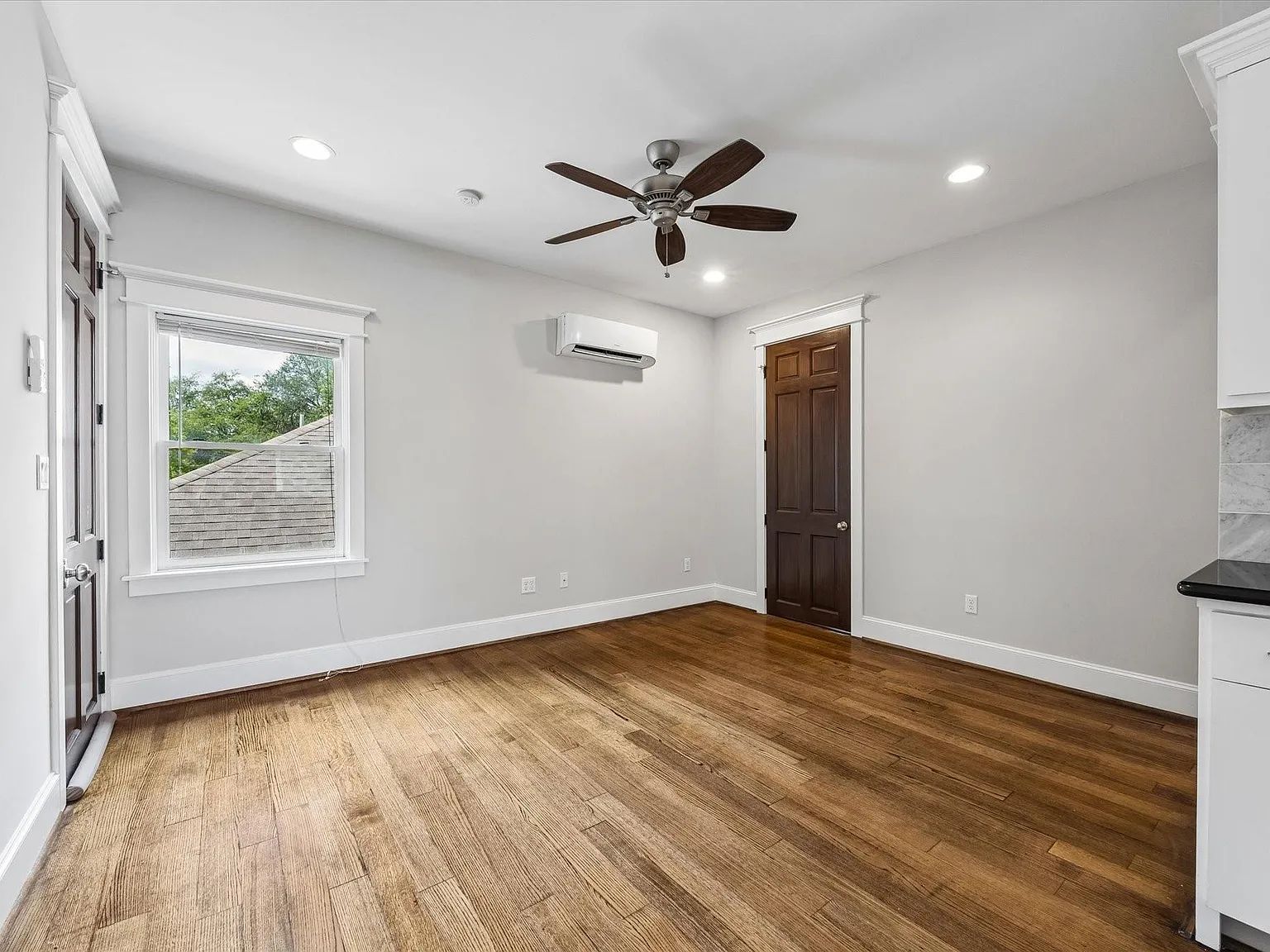 1 bed, 1.0 bath, 450 sqft, $1,700 — Photo 3