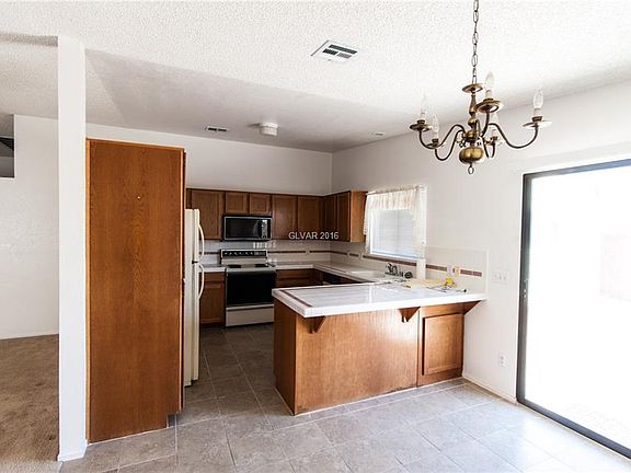 5th image of 611 Otono Dr