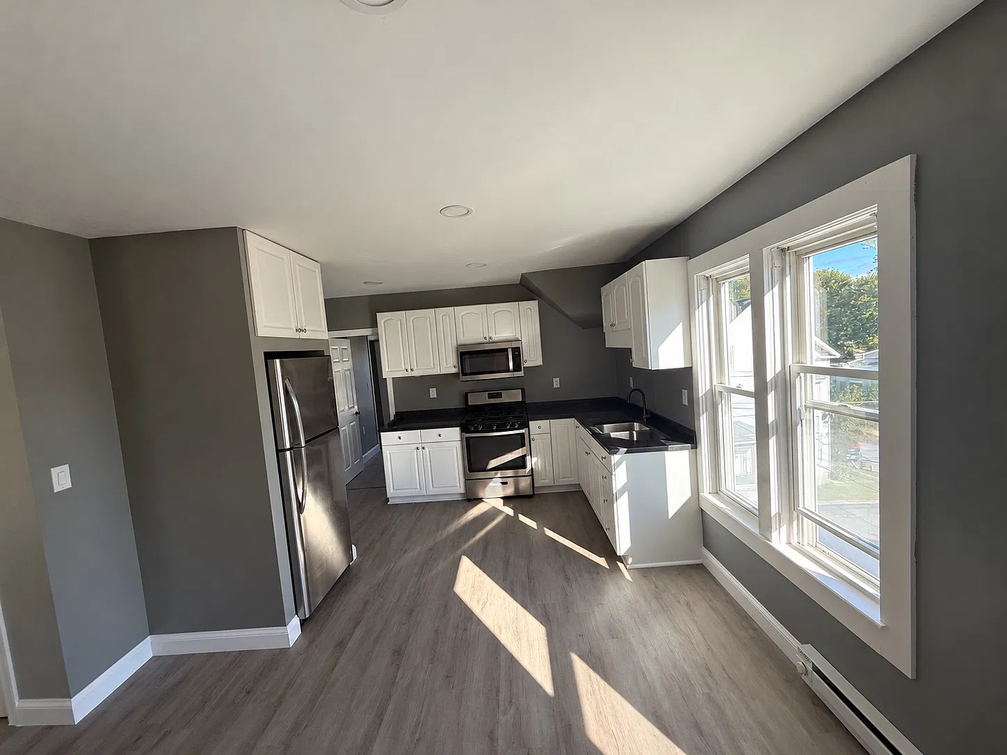 2 bed, 1000 sqft, $1,750 — Photo 3
