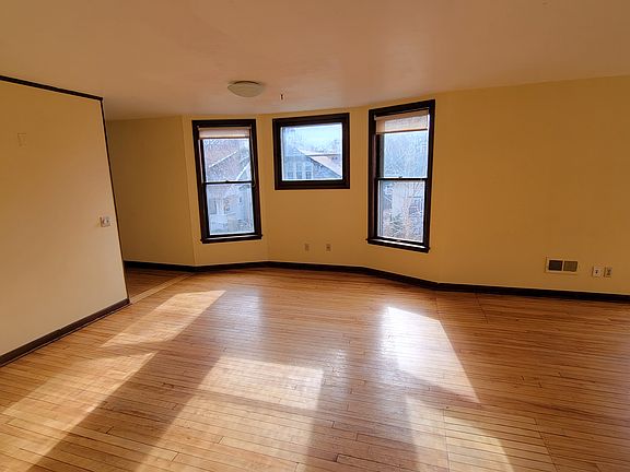5th image of 849 Prospect Pl