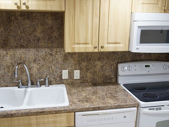 3rd image of 20400 W Country Club Dr APT 815
