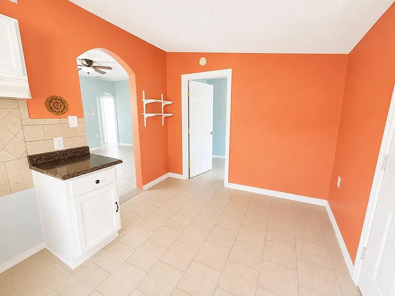 5403 Avenue Q 1/2 — Photo 6