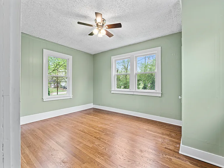 4421 Immanuel St — Photo 14