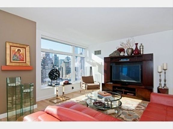 3rd image of 400 E 67th St APT 14D