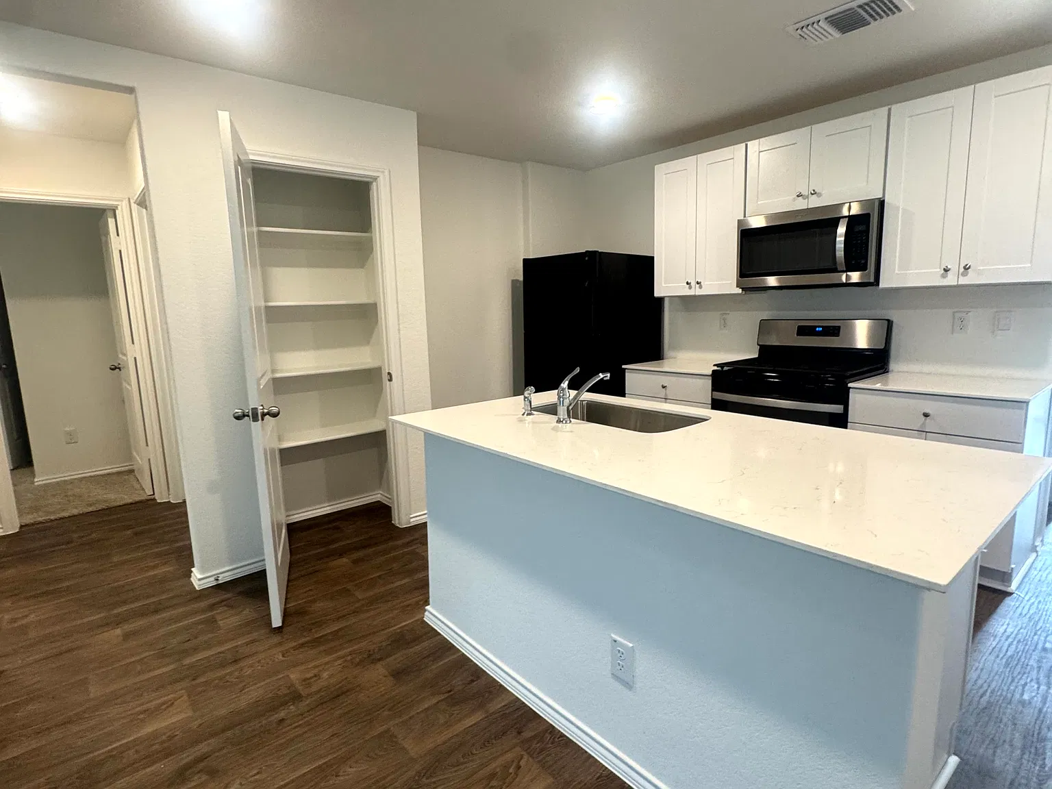 3 bed, 1434 sqft, $1,749 — Photo 4