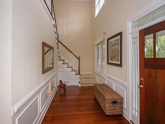 3rd image of 2225 Caramoor Ln