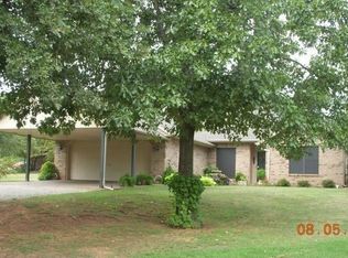 925 S Sandy Ln, Chandler, OK 74834