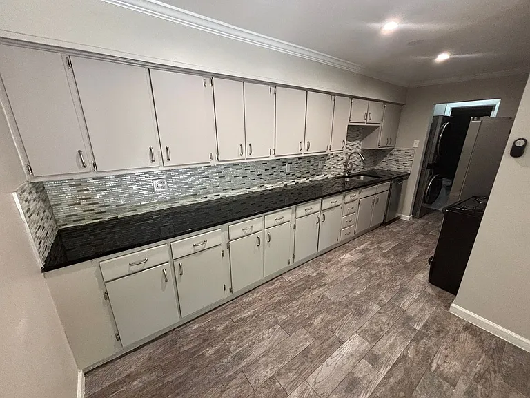 4044 Buena Vista St #111 — Photo 15