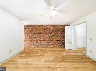 34 N Front St #1X, Philadelphia, PA 19106