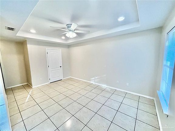 4th image of 2410 W Hackberry Ave