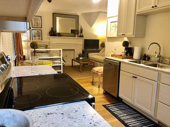 2nd image of 1601 Letitia St Unit 1