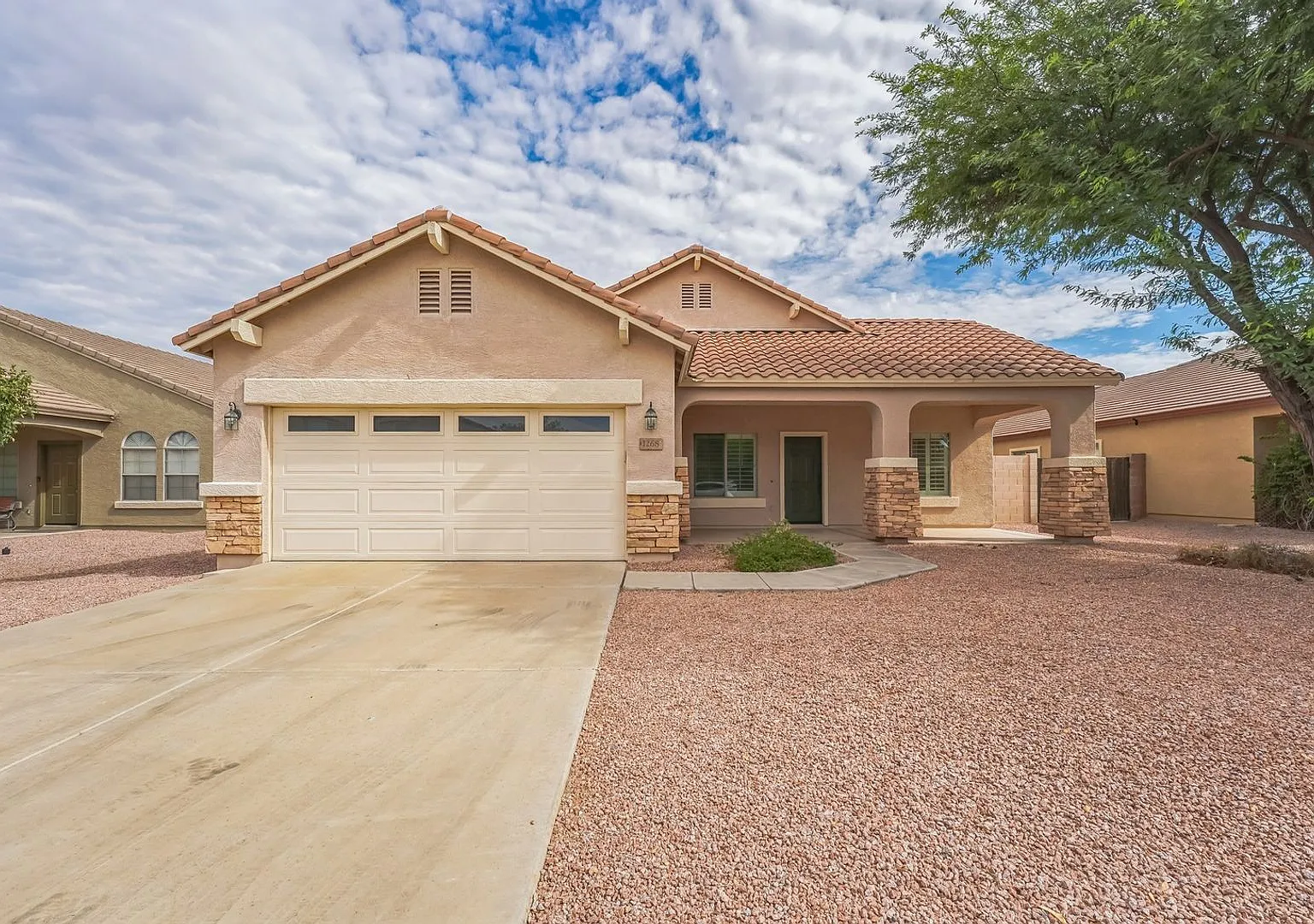 Spacious 4BR House in Gilbert — Photo 2