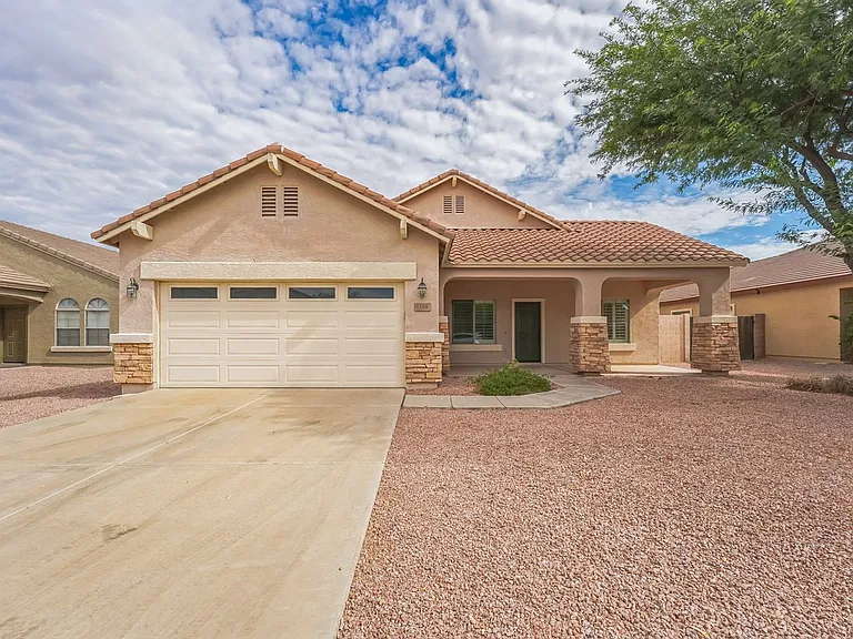1268 E Birdland Dr — Photo 2