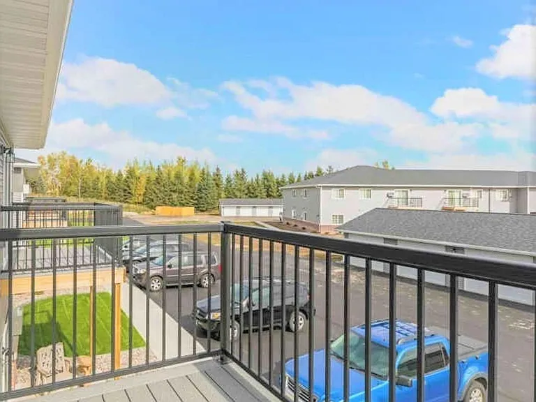 Prosser Place Apartments — Photo 17