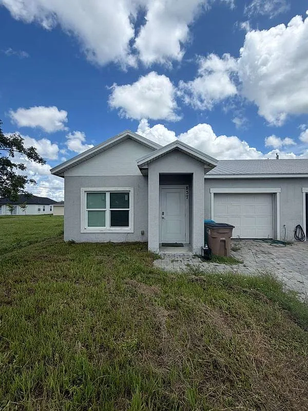 3 bed, 2.0 bath, 1293 sqft, $1,600 — Photo 4