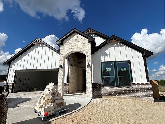 3rd image of 2814 Goldberg Dr
