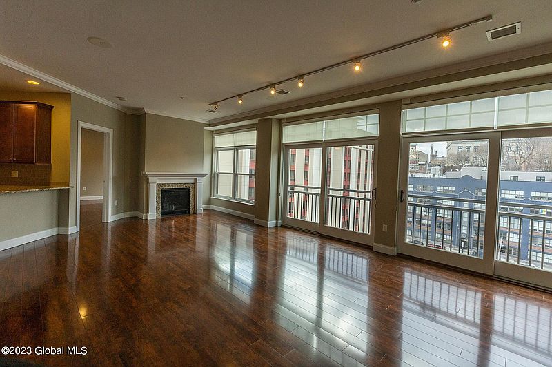 5th image of 17 Chapel Street #604