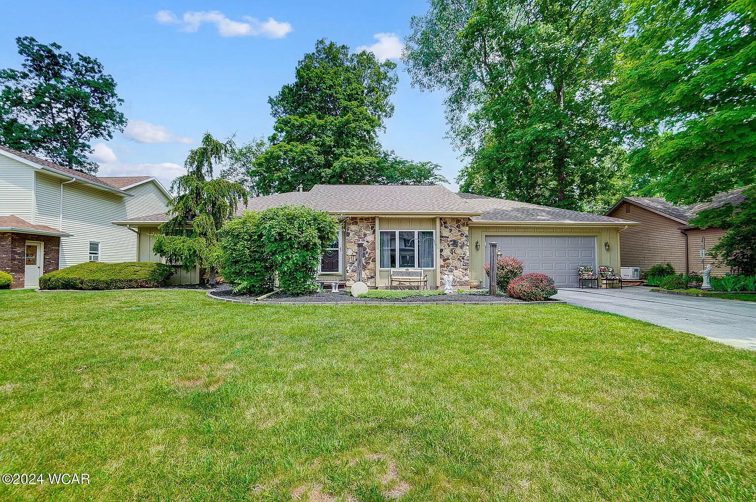 1720 Northbrook Dr photo 1