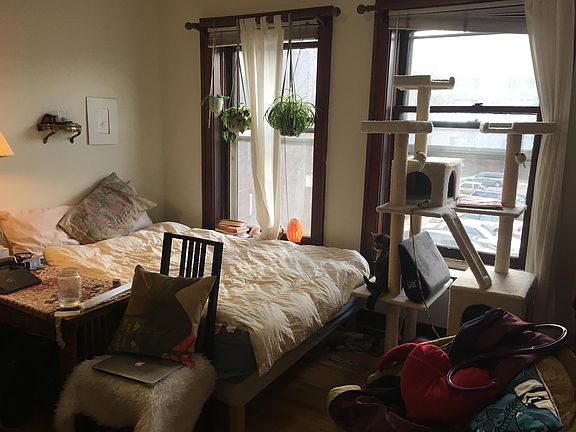 4th image of 214 4th St SE #3R