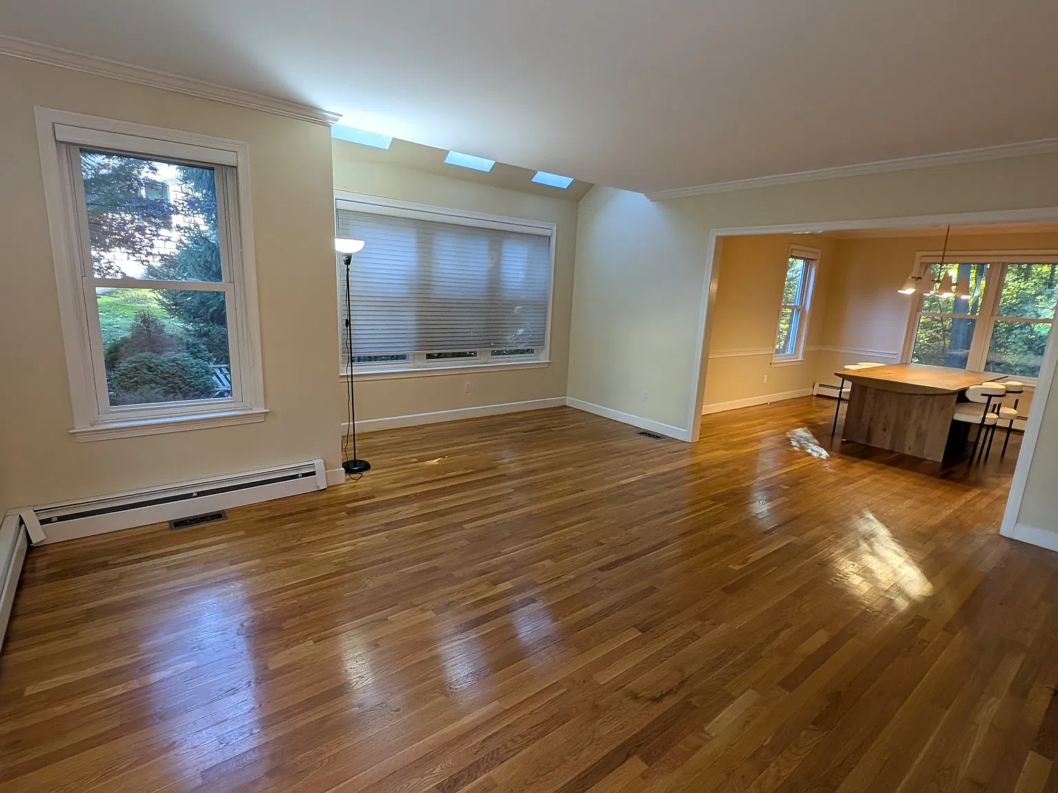 4 bed, 3.5 bath, 2692 sqft, $6,500 — Photo 2
