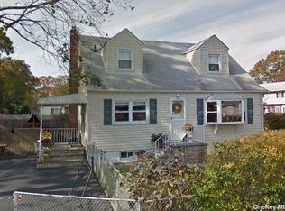 694 Densfield Rd, West Babylon, NY 11704