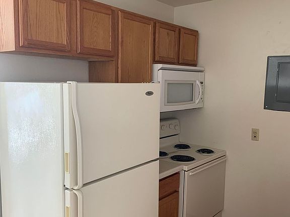 4th image of 1502 Dakota Dr N #28
