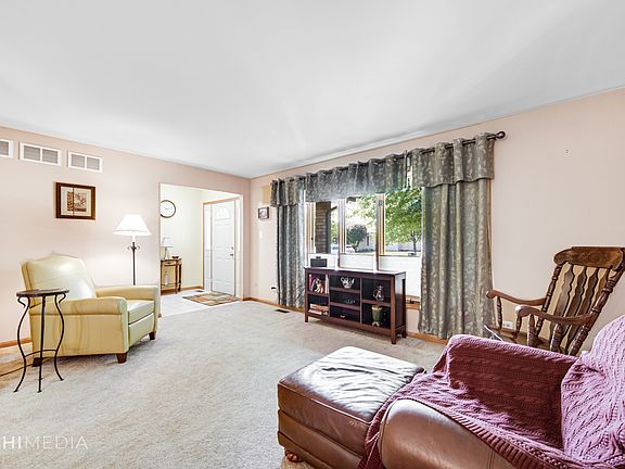 3rd image of 9430 Seton Pl