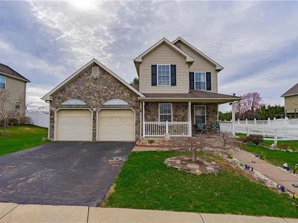 30 Crown Dr, Easton, PA 18040