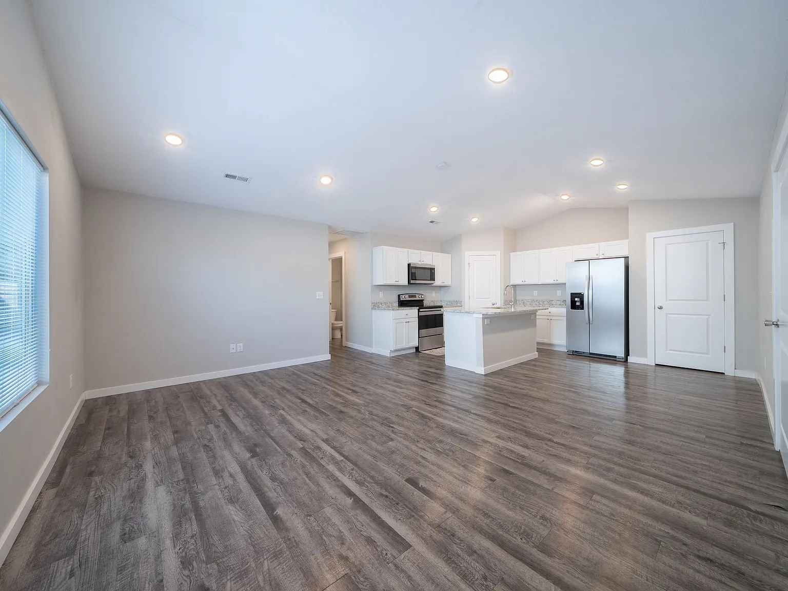 3 bed, 1180 sqft, $1,525 — Photo 3