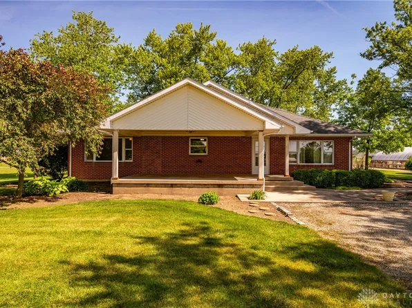 15951 Schoolhouse Rd, Brookville, OH 45309