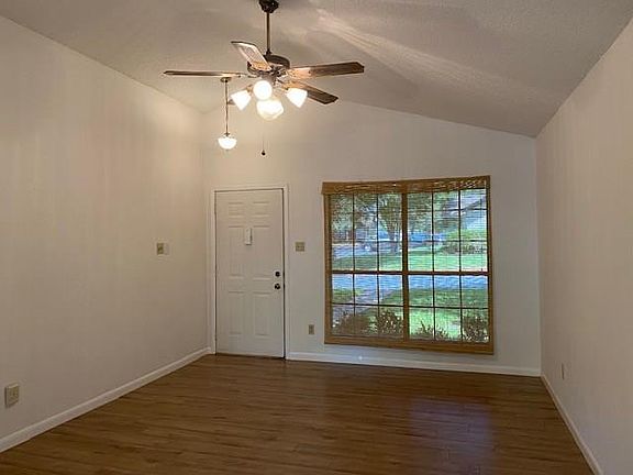 2nd image of 1015 E Yager Ln Unit 31