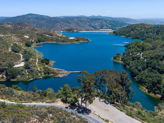 Near fishing and boating at Dixon Lake
