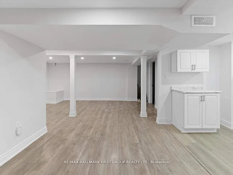 46 Tulloch Dr #BASEMENT — Photo 12