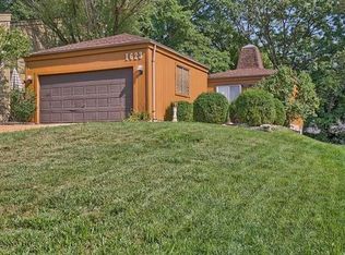 1623 Award Dr, Ballwin, MO