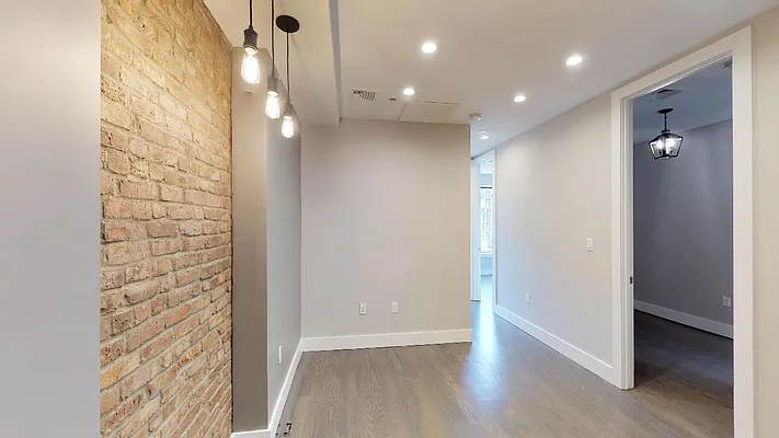 Rented by Zeetex Realty Corp | media 33