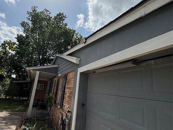3rd image of 16911 Argyle Rd