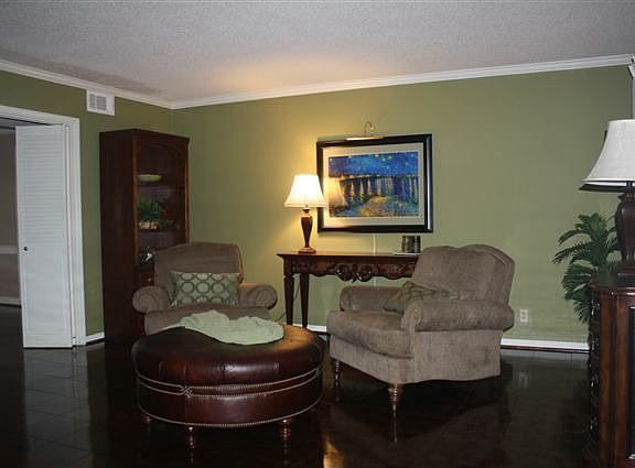 4th image of 3810 Chandelle Ln