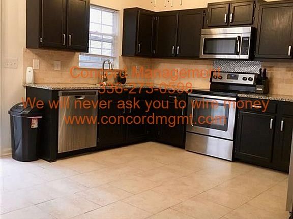 3rd image of 1333 Cushing St