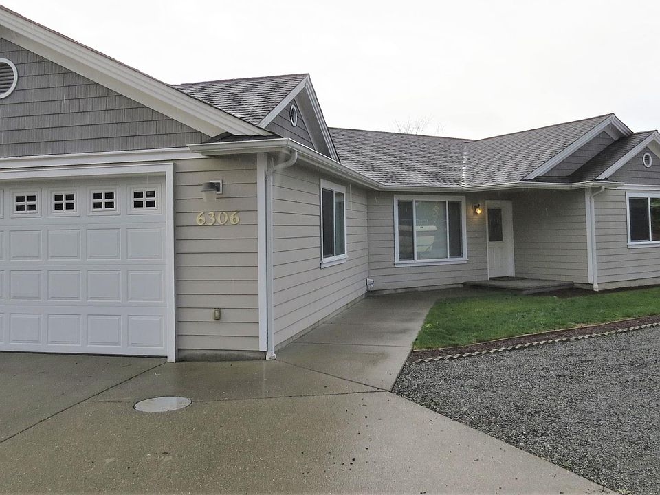 Rambler duplex. One story living.