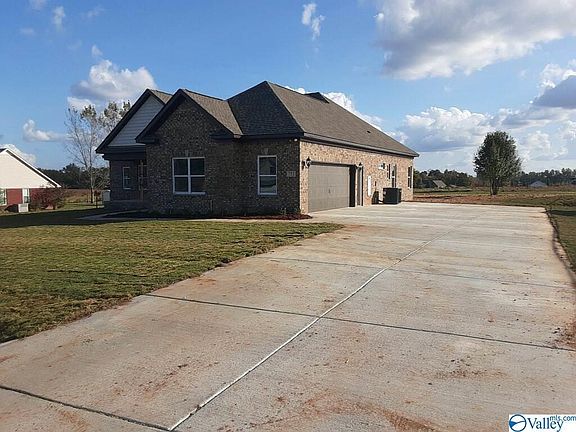 3rd image of 753 Delynn Dr