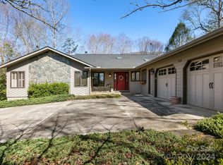 144 Vance Pl, Lake Lure, NC 28746