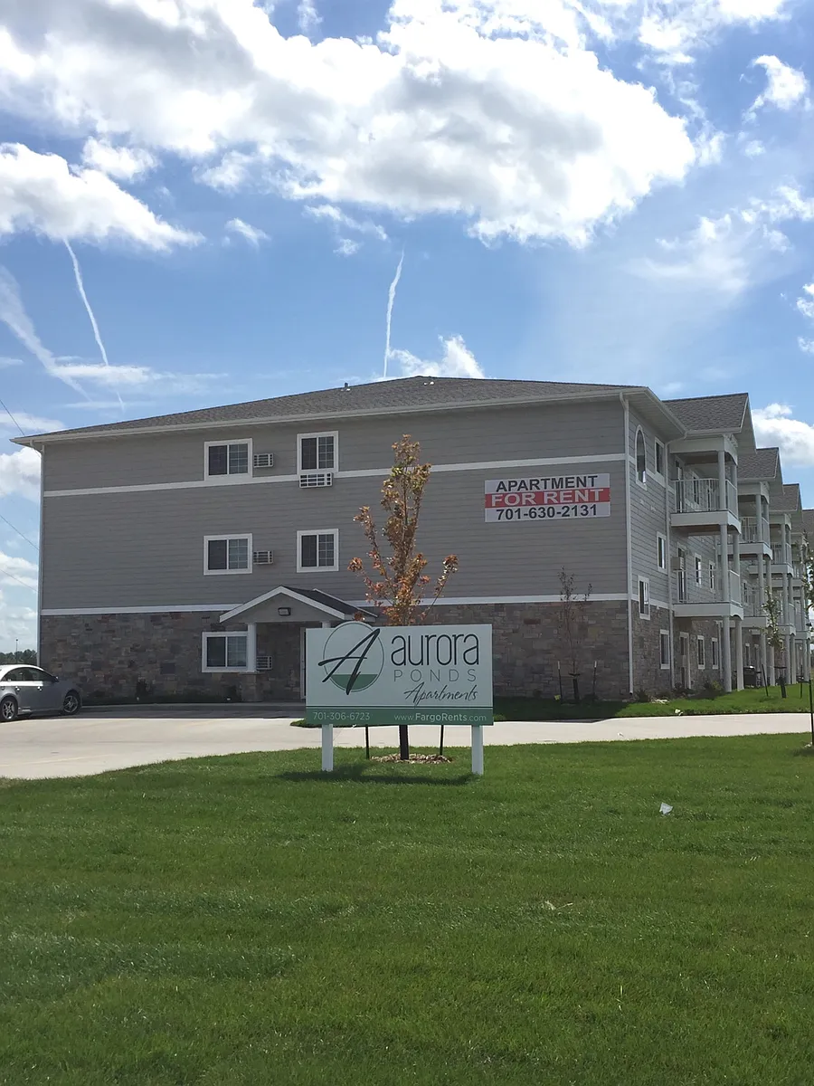 Building Photo - Aurora Ponds