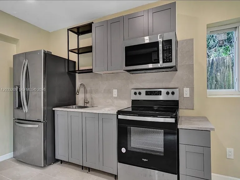 2442 Garfield St #4 — Photo 7