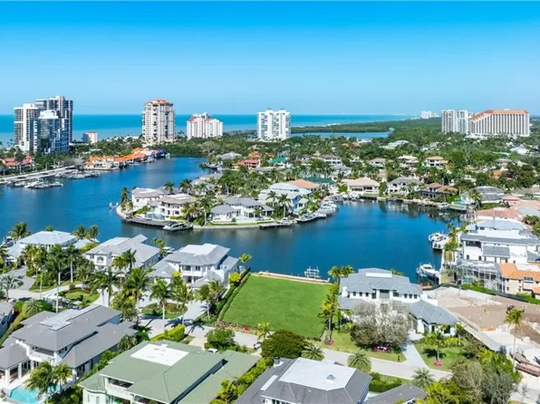 401 Neapolitan WAY, NAPLES, FL 34103