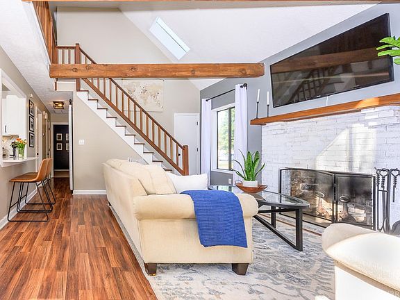 4th image of 101 Sandbridge Ct
