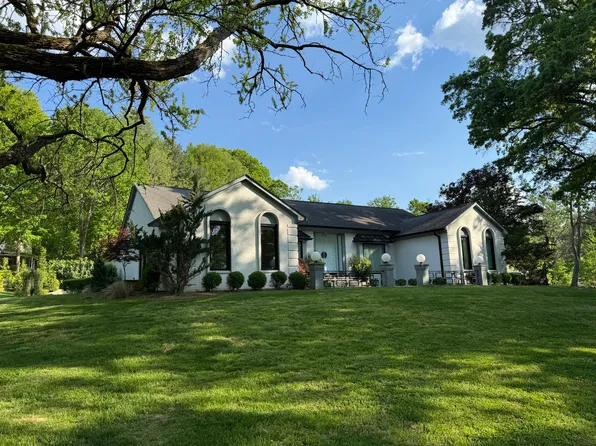 12102 E Osage Rd, Louisville, KY 40223