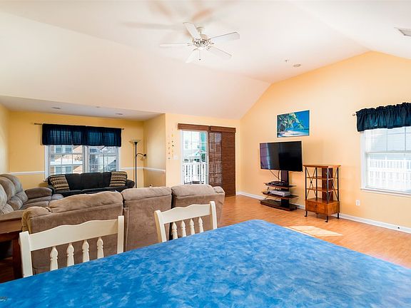 5th image of 306 E Magnolia Ave #B-306b