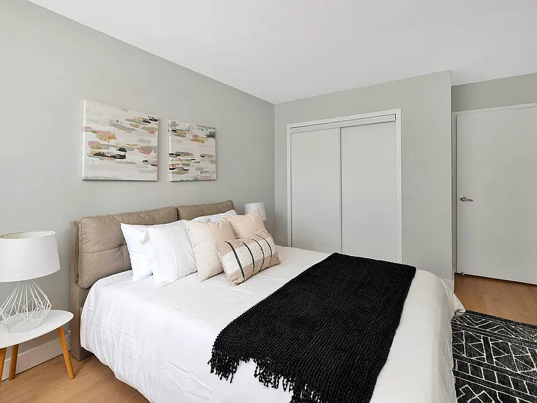 1750 Bloor St — Photo 8